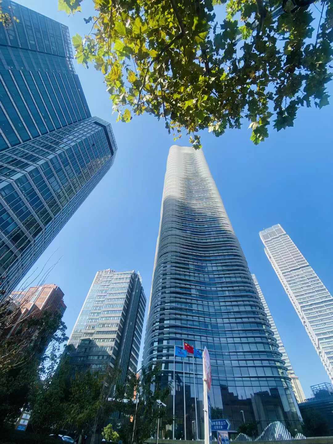 从蓝图到地标:浦江国际金融广场见证北外滩蝶变与未来