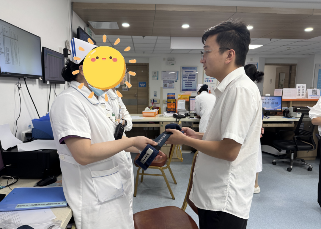 蒙泰与精神科护长沟通插入式磁控约束带